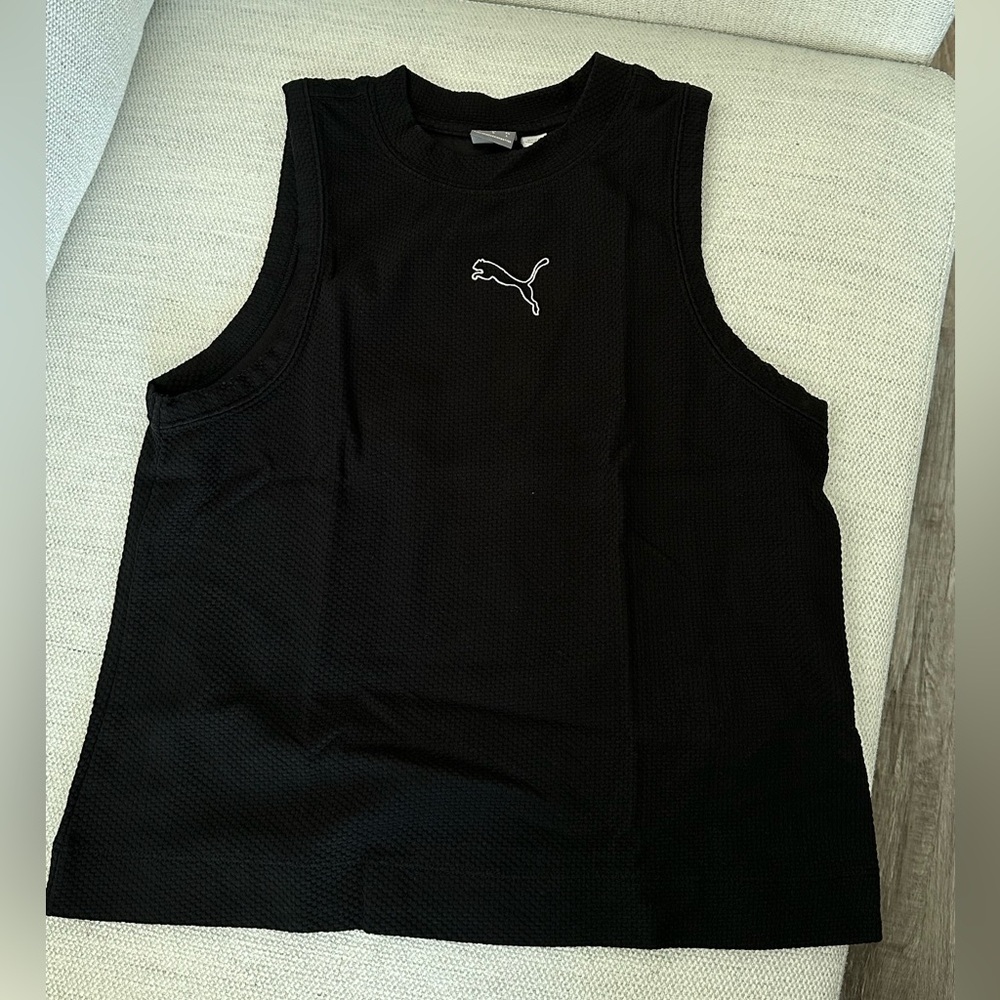 Puma top